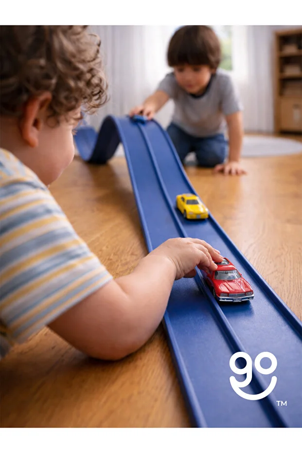 Go Toys Go Track Blue Color Stretchy Race-Action Track 4.5 Mt - Flex Track